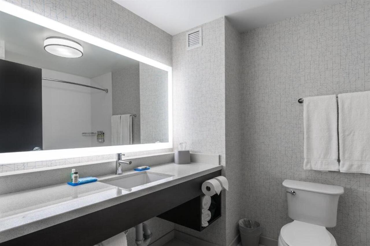 Holiday Inn Express & Suites Kelowna - East By Ihg מראה חיצוני תמונה