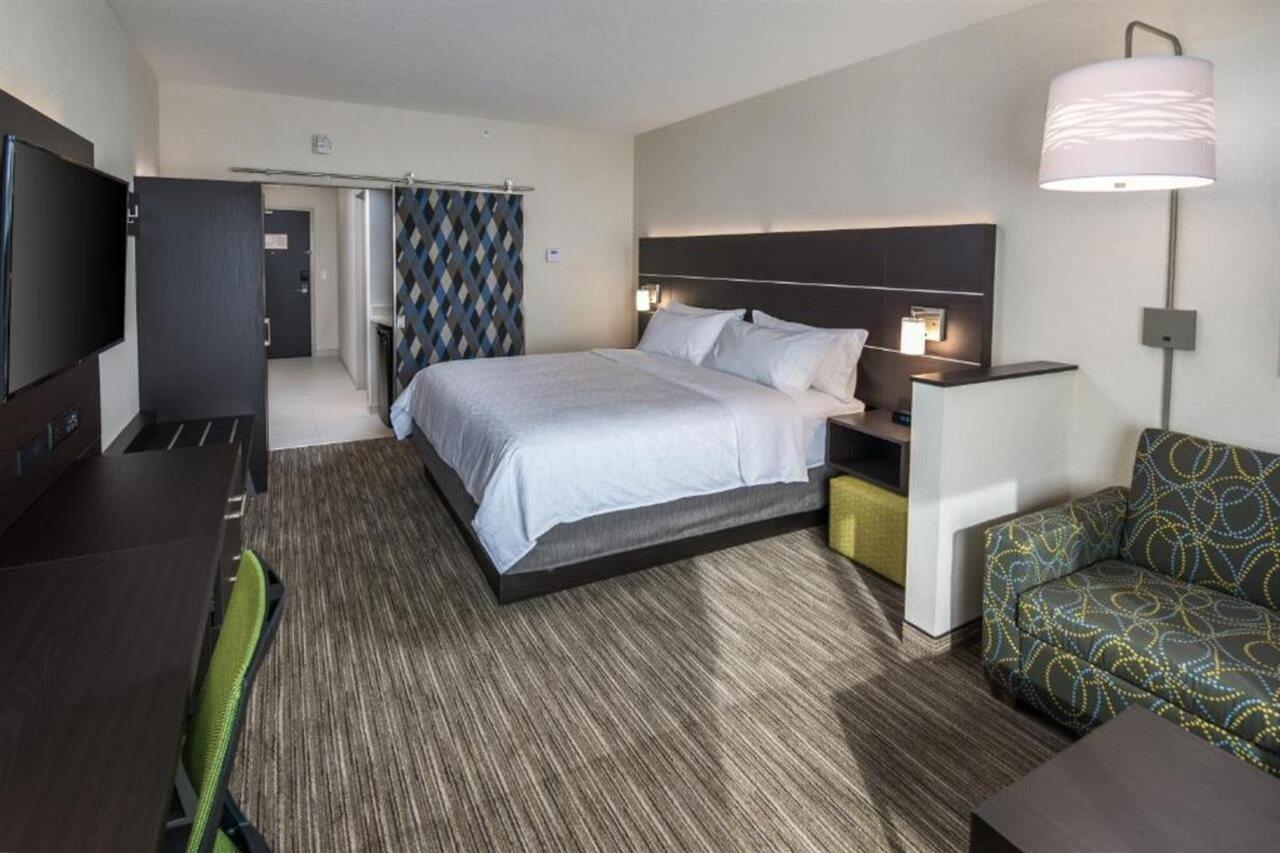 Holiday Inn Express & Suites Kelowna - East By Ihg מראה חיצוני תמונה