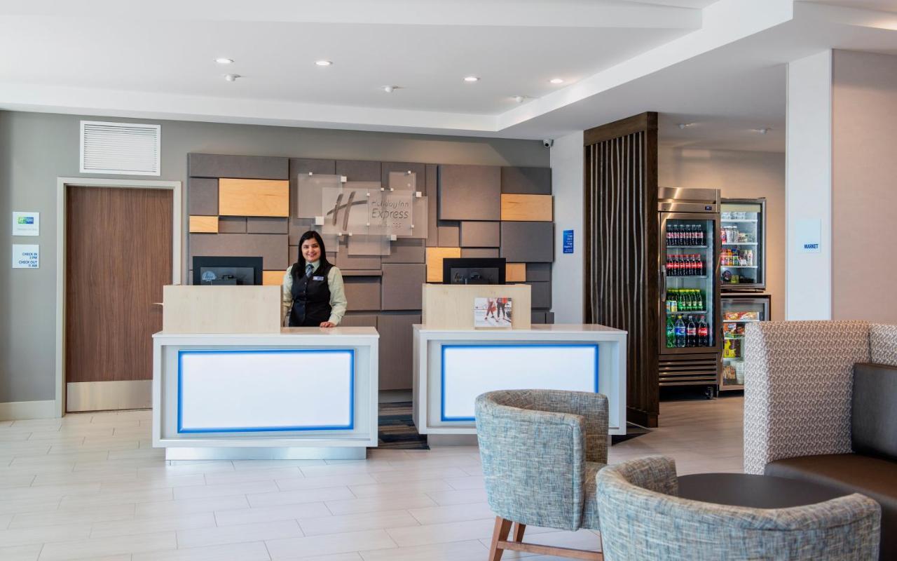 Holiday Inn Express & Suites Kelowna - East By Ihg מראה חיצוני תמונה