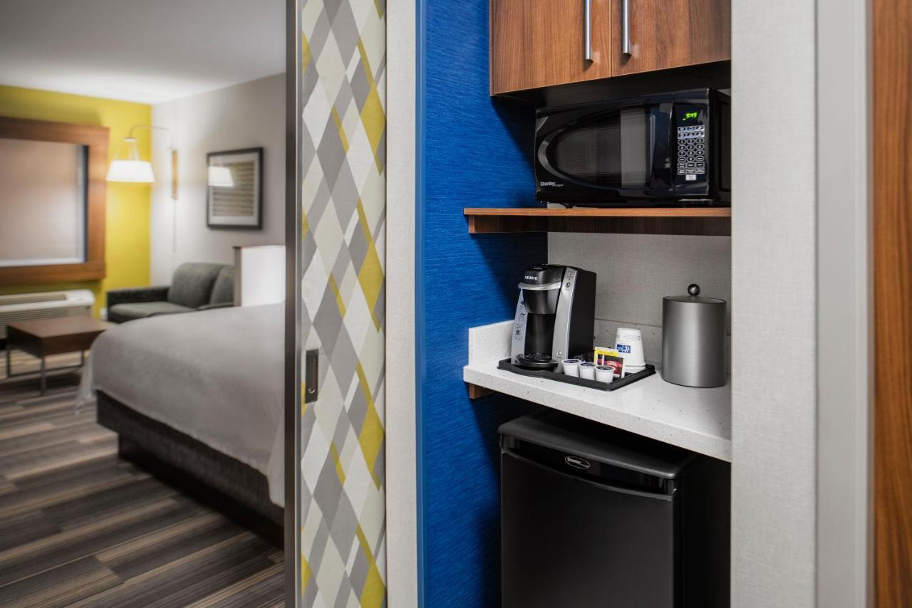 Holiday Inn Express & Suites Kelowna - East By Ihg מראה חיצוני תמונה