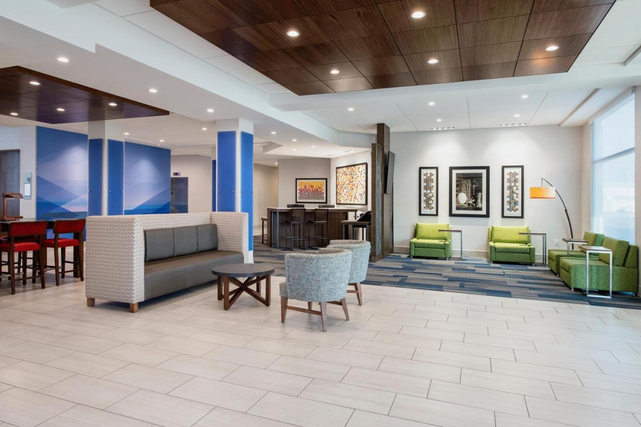 Holiday Inn Express & Suites Kelowna - East By Ihg מראה חיצוני תמונה